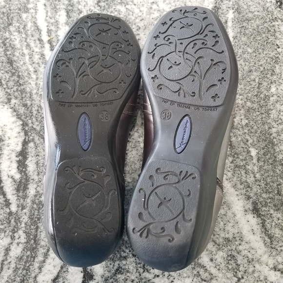 (7½) Xsensible shoes, Shimmery Silver and Gray - Picture 8 of 10